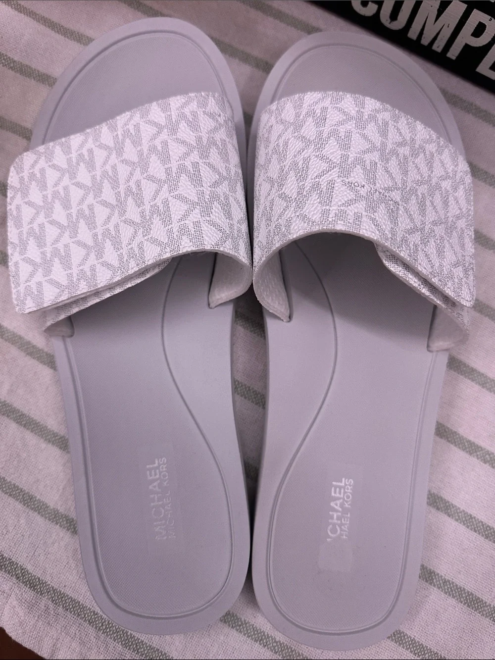 New Never Worn Michael Kors White Monogram Adjustable Slide Sandals